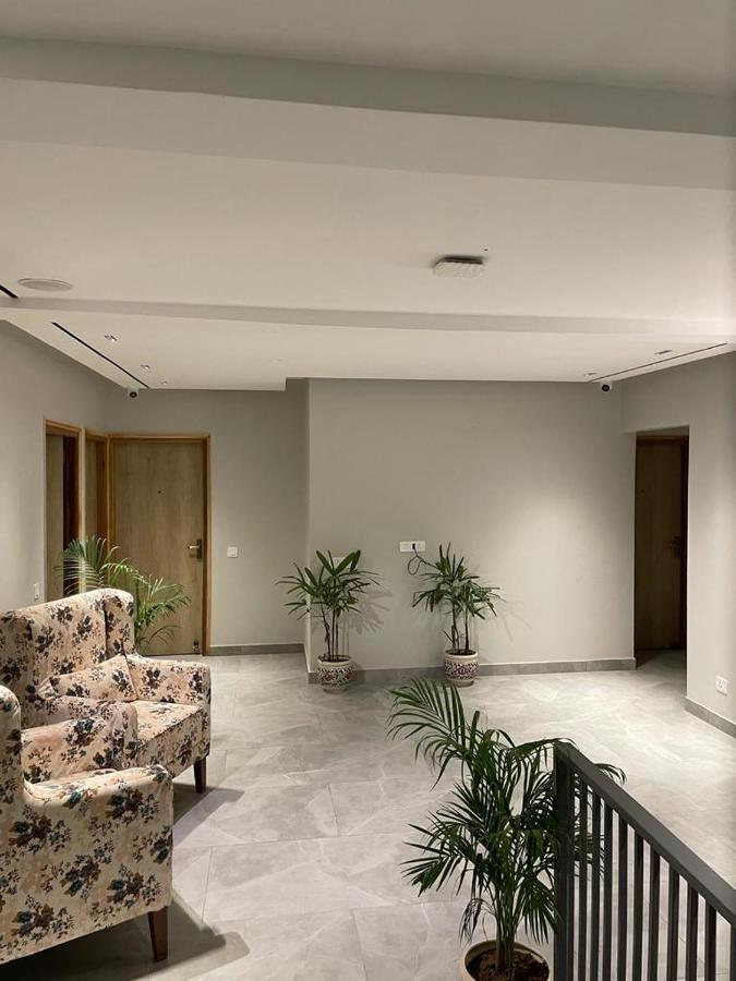 Hotel West Inn Premium Kharar Bagian luar foto